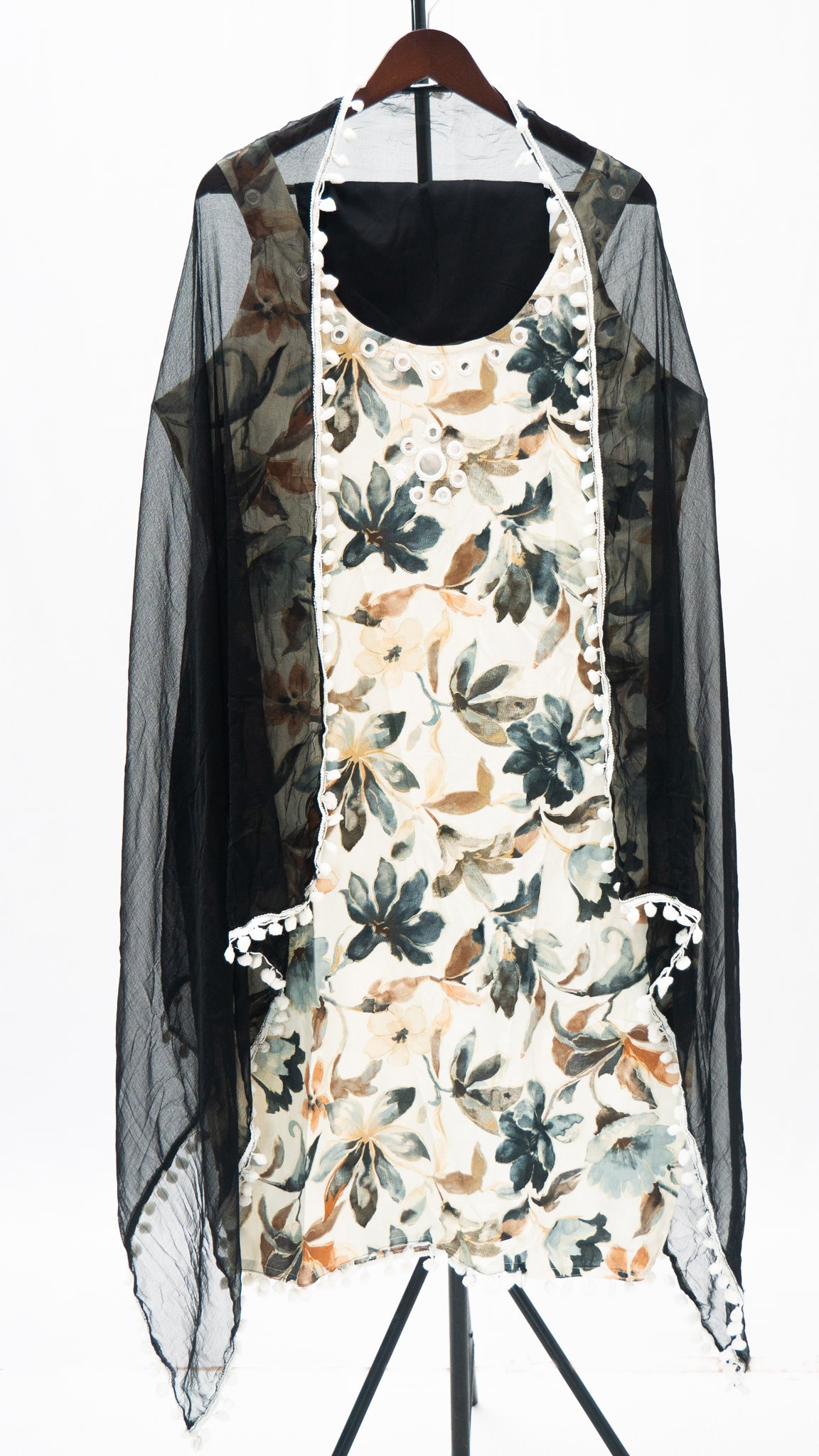 Baag-e-Noor - Salwar Kurta with Sleeves